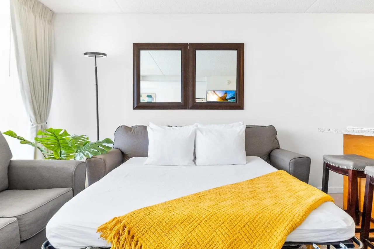 Stunning Ocean View 1Br Condo - Free Parking! 호놀룰루 아파트